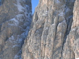 close-up of the rock - wow, huge walls