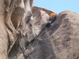 Offroute on a 1 pitch climb in Joshua Tree - embarrassing :)