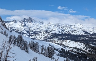 Skiing at Mammoth is always glorious! The Minarets