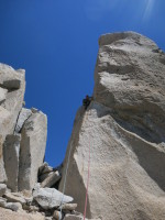 The last pitch to the top of Torre Principal. The technical crux (6b face), but very well protected