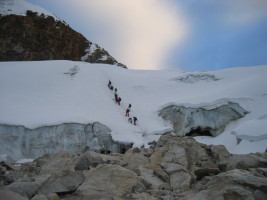 group of peruanos that passed us