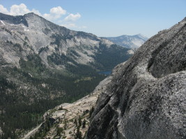 Corner of Tenaya Lake and beautiful scenery