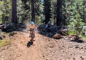 Zoe showing some nice bike-body separation