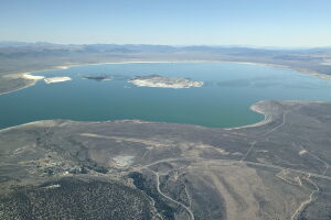 Mono Lake and Lee Vining airport next to it (with the town)