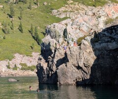 Impressive cliff jumping from the little ones!